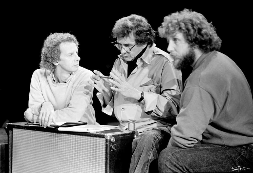Terry Lickona, Johnny Cash, and ACL’s longtime director Gary Menotti in a discussion at soundcheck. Photo credit: Scott Newton. Photo courtesy Austin City Limits/Austin PBS.