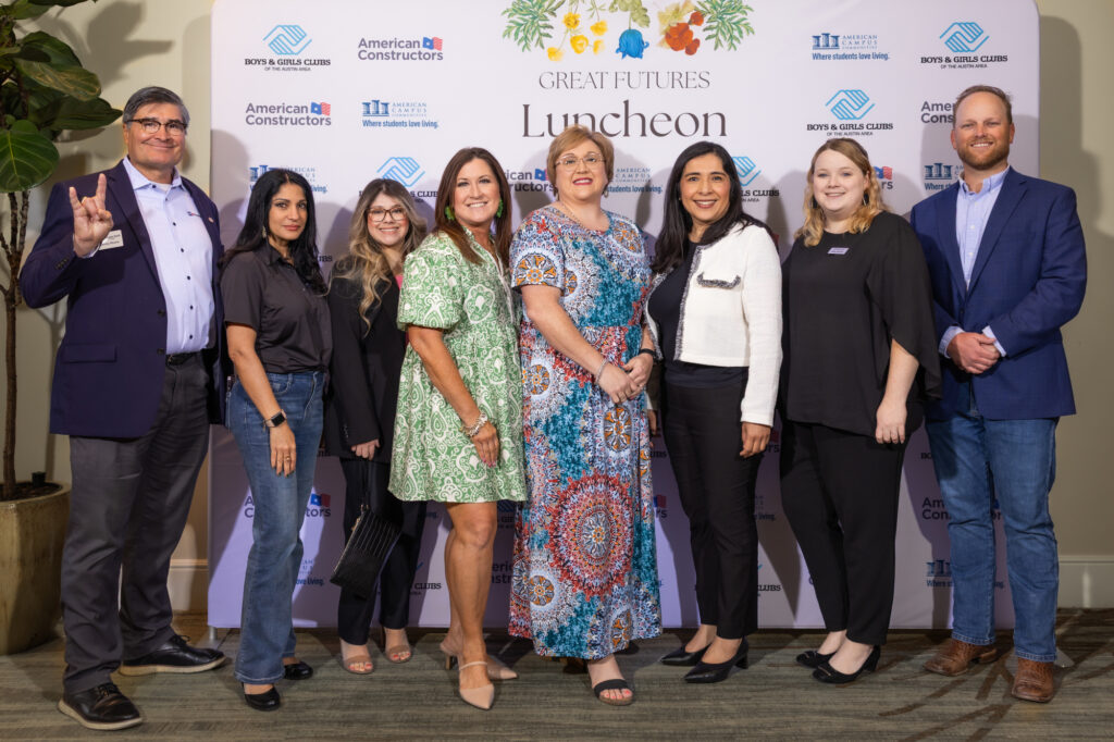 Frontier Bank Staff Tommy Rivera, Rana Barghouty, Susana Jaimes, Jennifer Bray, Karen Cotton, Liza Ramirez, Kelsey Byington, and Kirby Wottrich